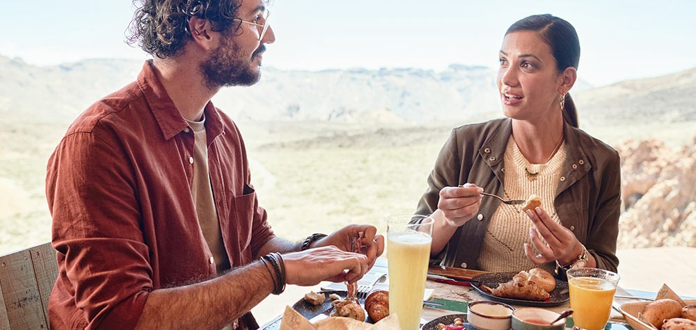 Couple enjoying brunch at Teide Cable Car