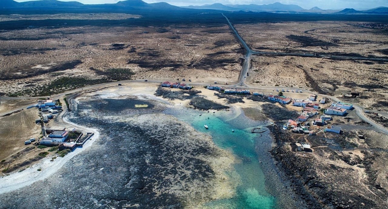 Calas en El Cotillo, Fuerteventura, con aguas cristalinas y arena blanca