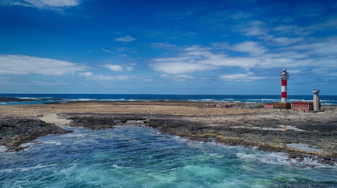 El Faro de El Cotillo en Corralejo, Fuerteventura, un punto de referencia histórico