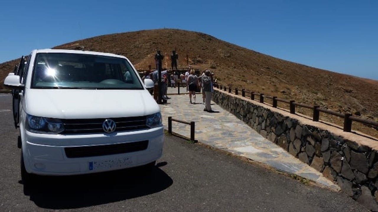 Vista dal belvedere durante l’escursione a Fuerteventura, con spettacolari viste panoramiche