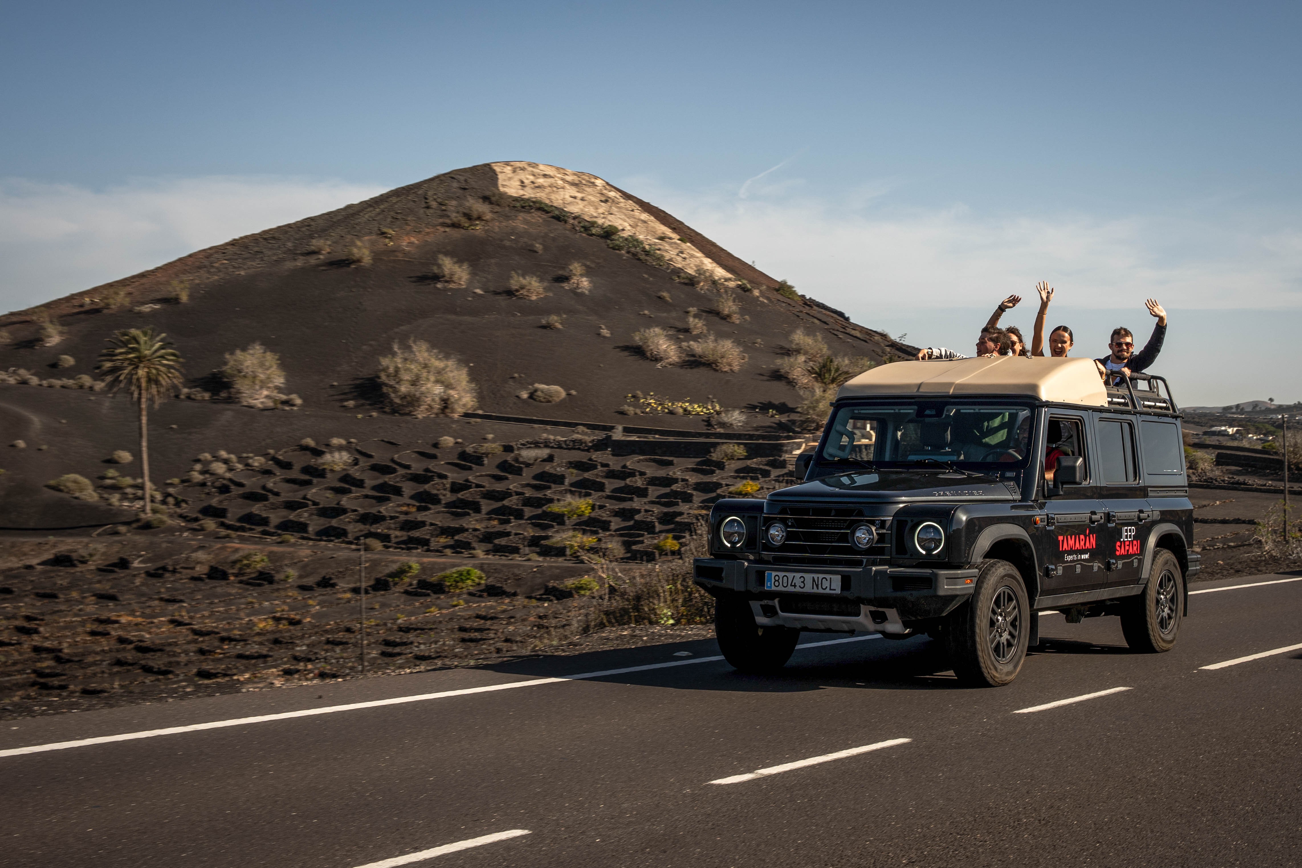 Jeep-Tour durch La Geria auf Lanzarote zwischen vulkanischen Weinbergen Jeep-Tour durch La Geria auf Lanzarote zwischen vulkanischen Weinbergen
