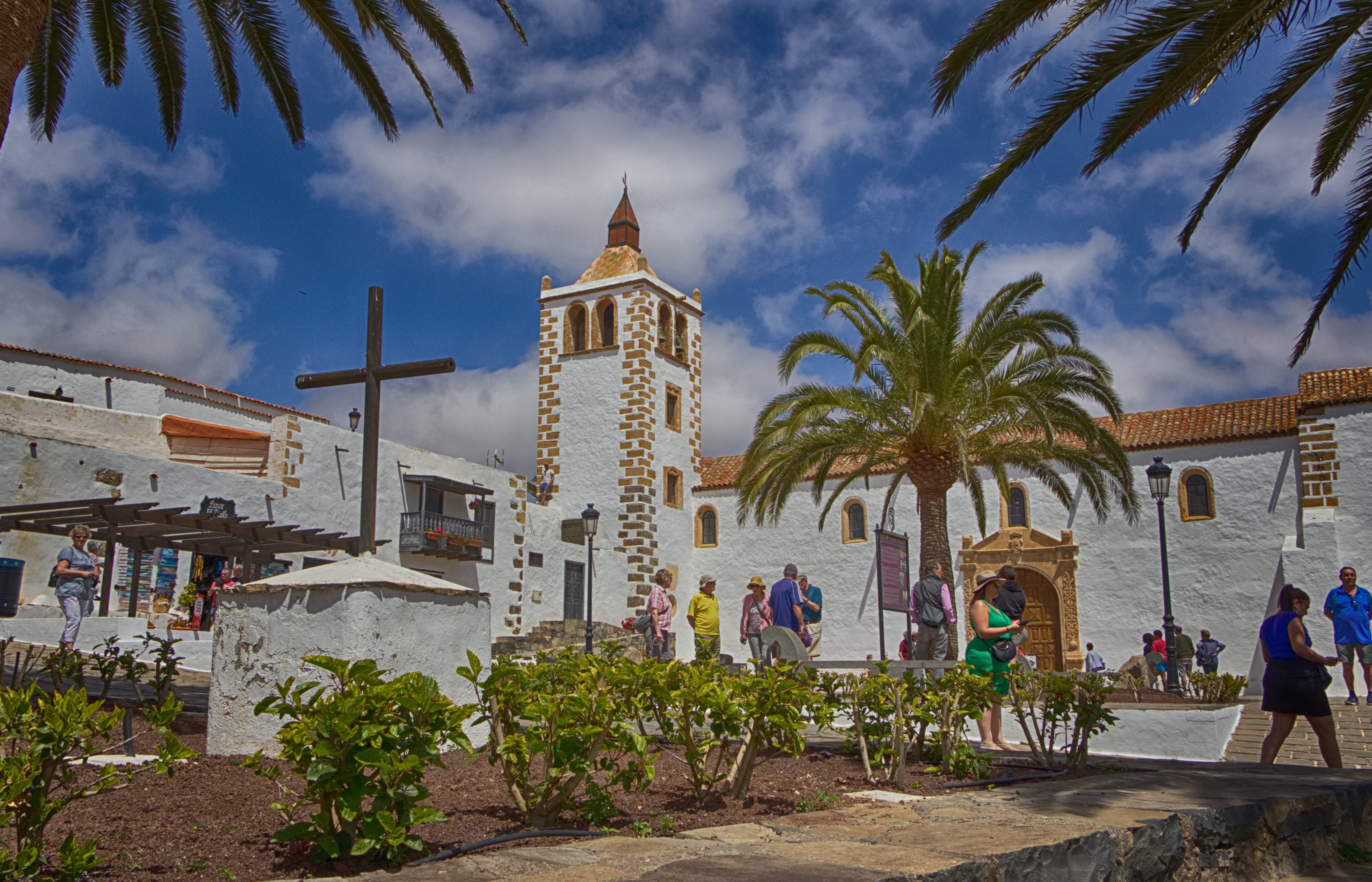lients of the Flavours of Fuerteventura tour stroll through Betancuria.