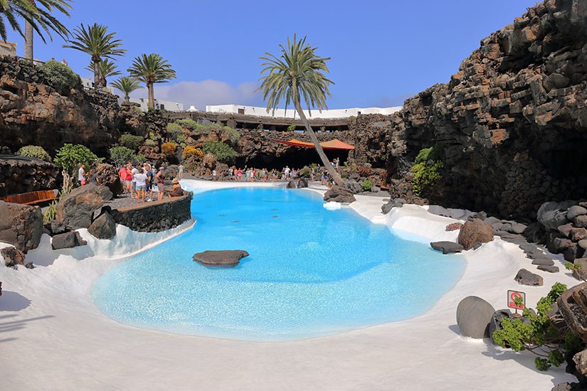 Visit of the Jameos del Agua in Lanzarote on a Jeep Safari