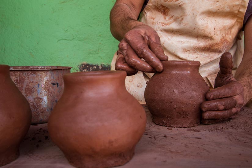 Clay vessels manufacturing process on La Gomera privately