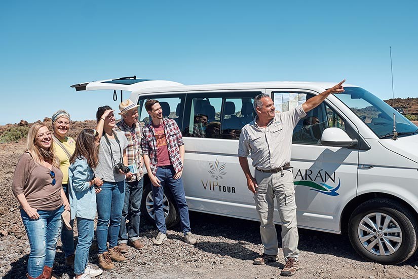 Freundinnen im Van des Privatausflugs VIP Tour