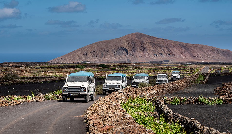 Jeep Safari excursion in Lanzarote by jeep vehicles